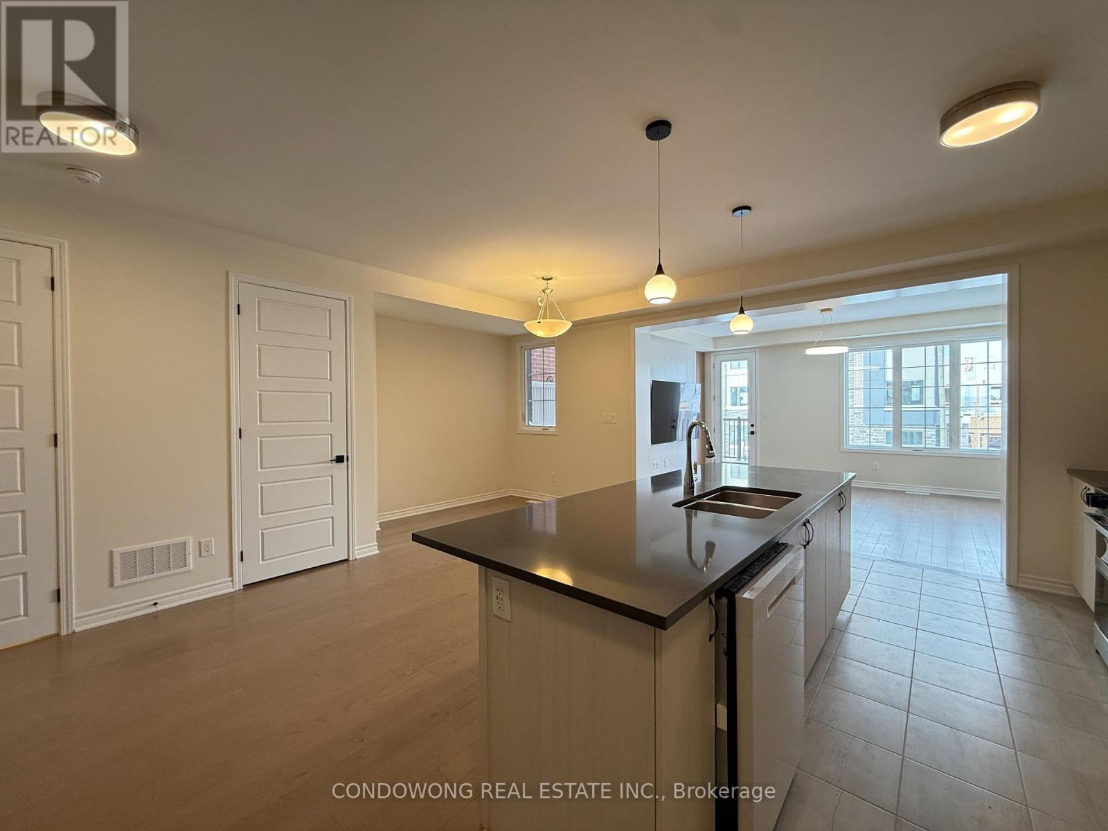 101 Avani Avenue, Markham, Ontario  L6C 3S6 - Photo 13 - N12711134