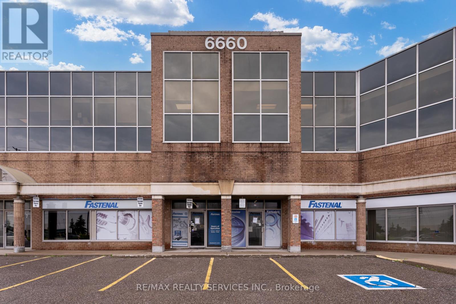 10 - 6660 Kennedy Road, Mississauga, Ontario  L5T 2M9 - Photo 2 - W12710992