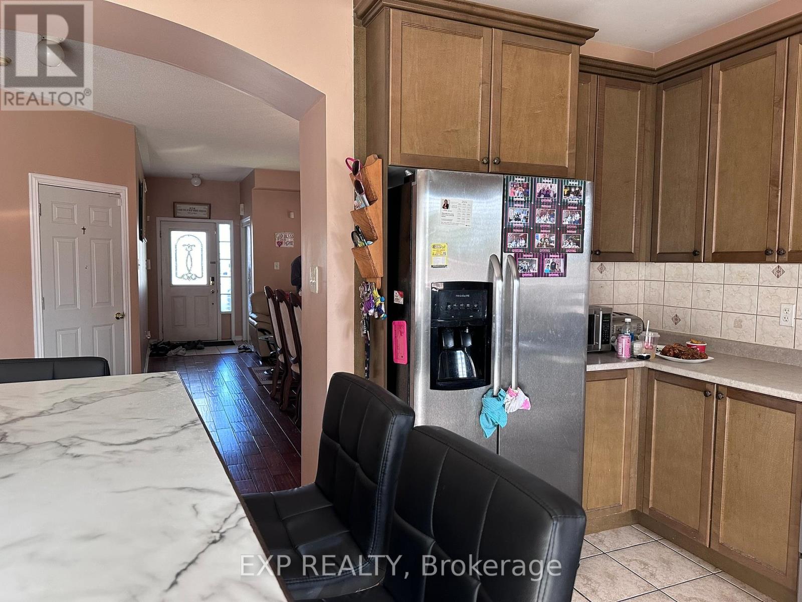 60 Oranmore Crescent, Brampton, Ontario  L6X 0K1 - Photo 8 - W12711022