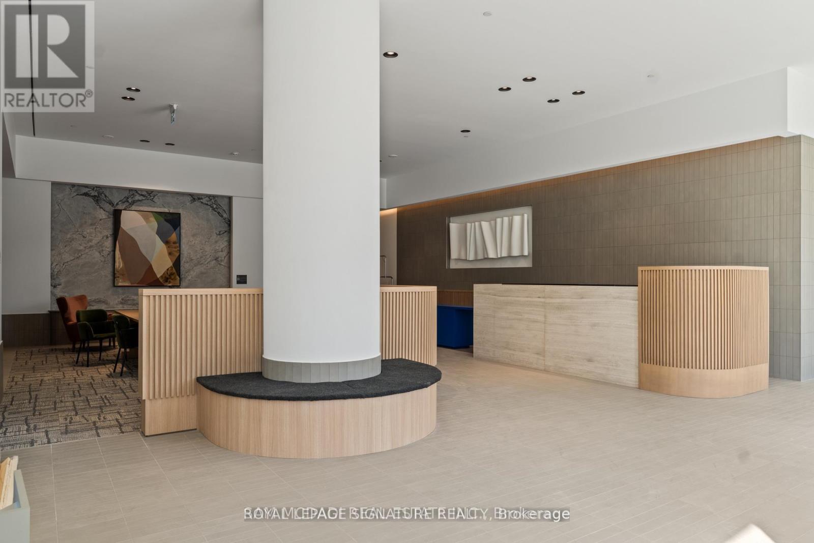 4106 - 395 Square One Drive, Mississauga, Ontario  L5B 0P6 - Photo 2 - W12711058