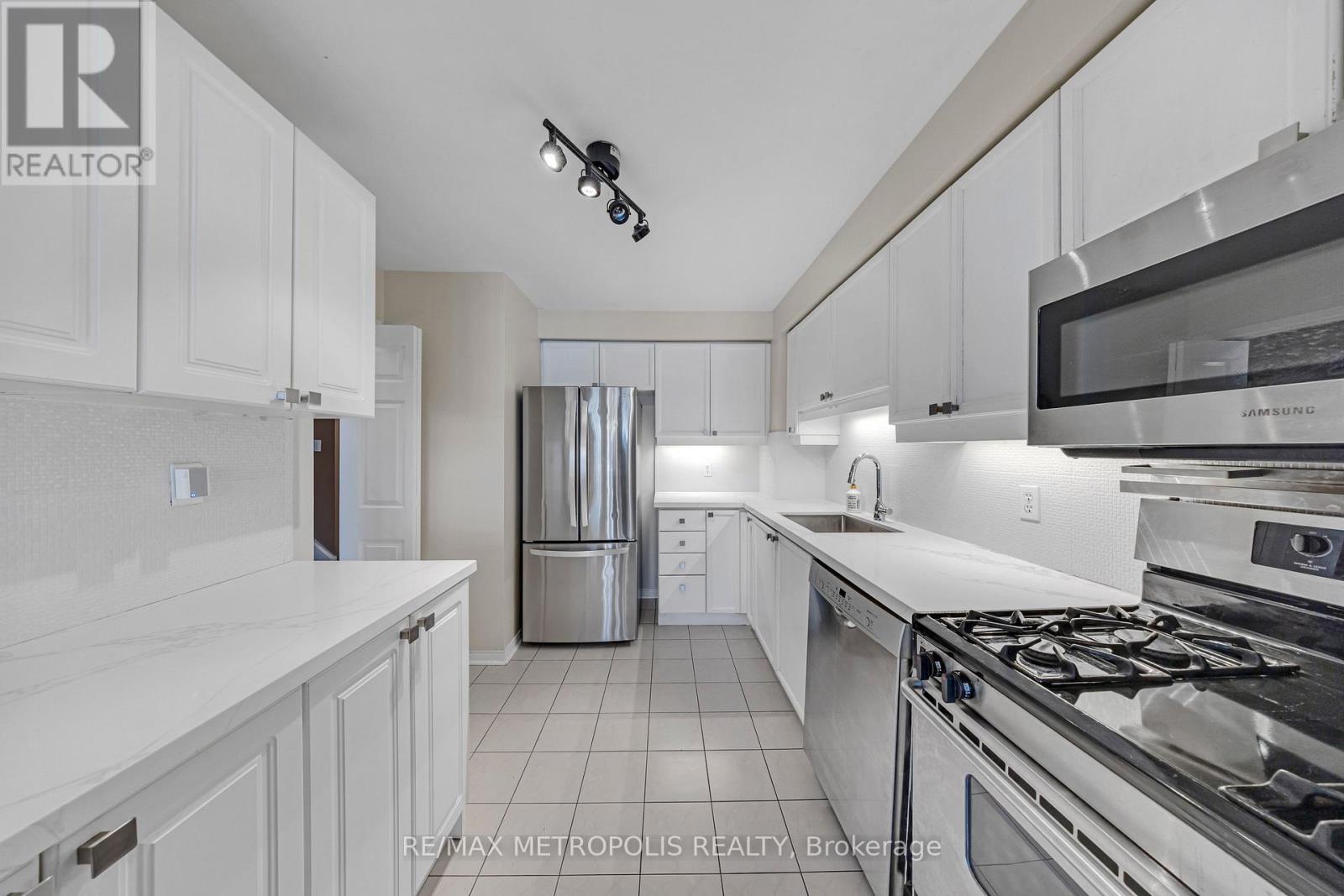 40b - 5305 Glen Erin Drive, Mississauga, Ontario  L5M 5N7 - Photo 12 - W12711060