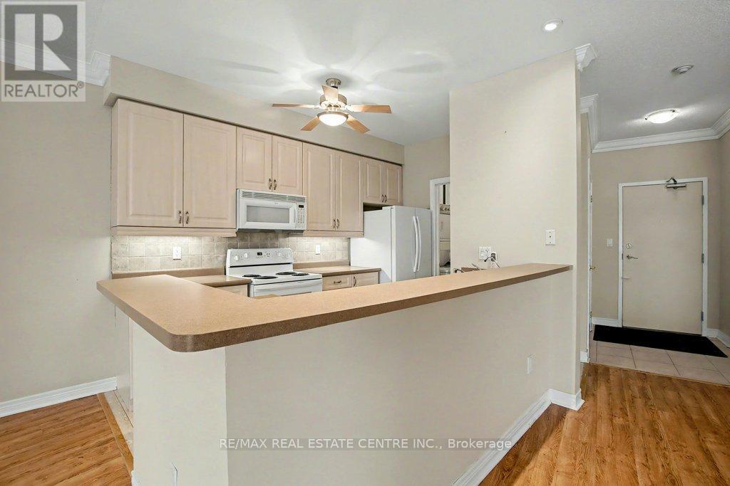 313 - 443 Centennial Forest Drive, Milton, Ontario  L9T 6A1 - Photo 16 - W12711102