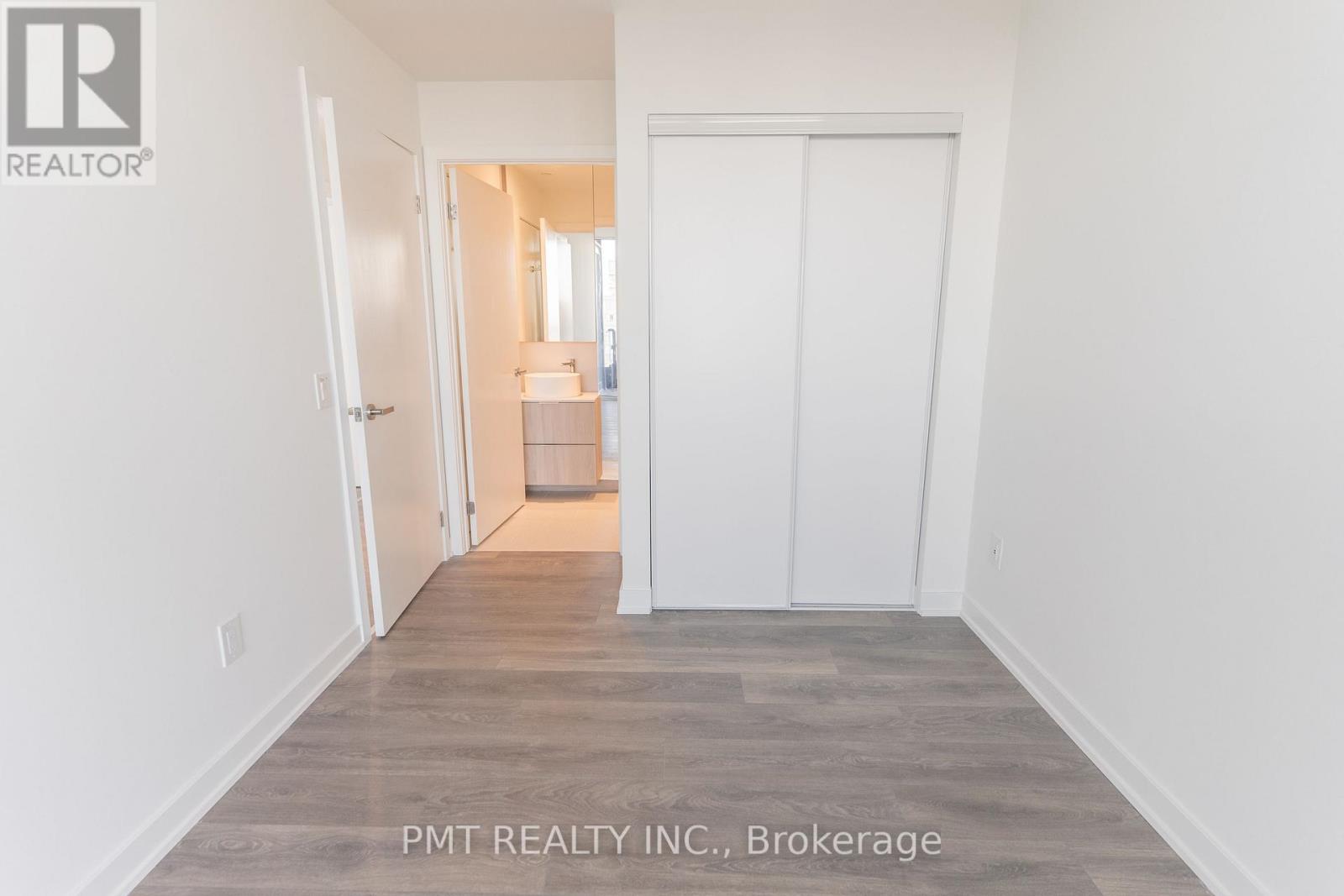 1008 - 28 Ann Street, Mississauga, Ontario  L5G 0E1 - Photo 10 - W12711110