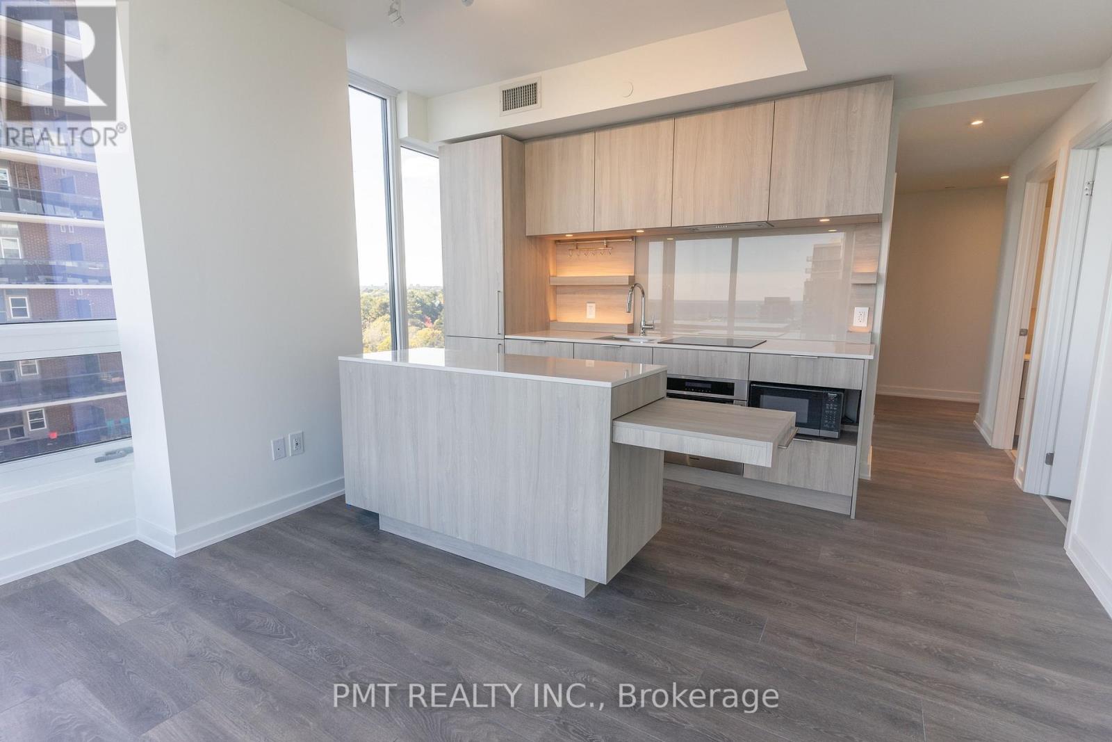 1008 - 28 Ann Street, Mississauga, Ontario  L5G 0E1 - Photo 3 - W12711110