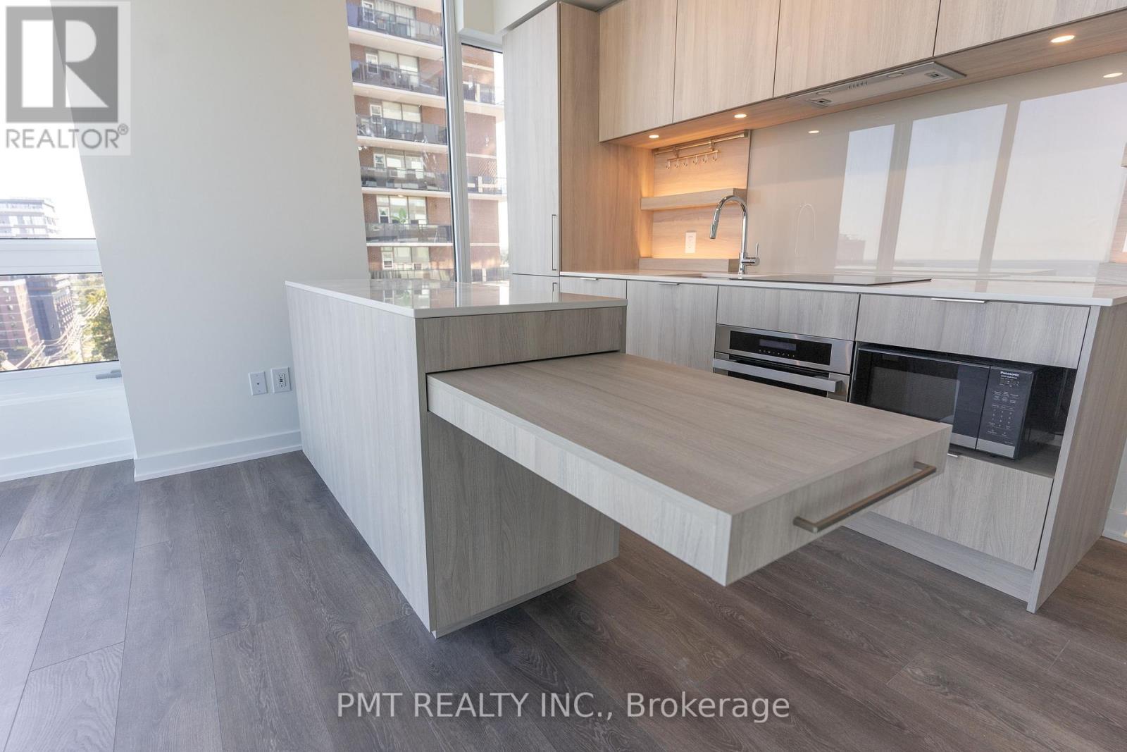 1008 - 28 Ann Street, Mississauga, Ontario  L5G 0E1 - Photo 5 - W12711110