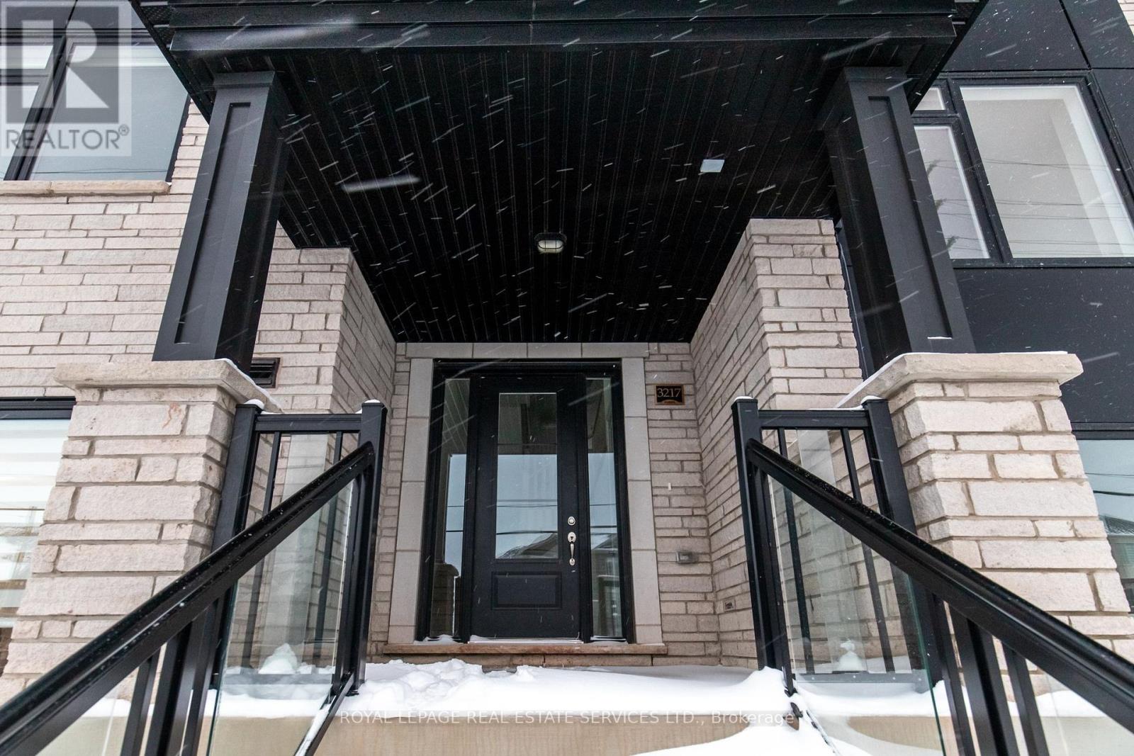 Unit 1 - 3217 Sixth Line, Oakville, Ontario  L6H 0V8 - Photo 2 - W12711116