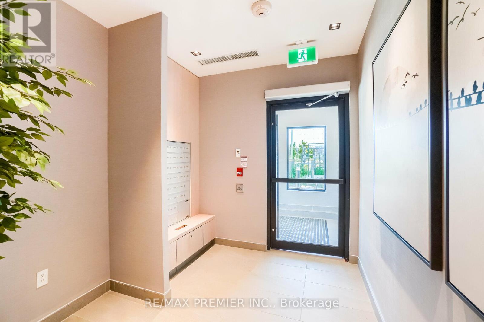 116 - 155 Downsview Park Boulevard, Toronto, Ontario  M3K 0E3 - Photo 4 - W12711148