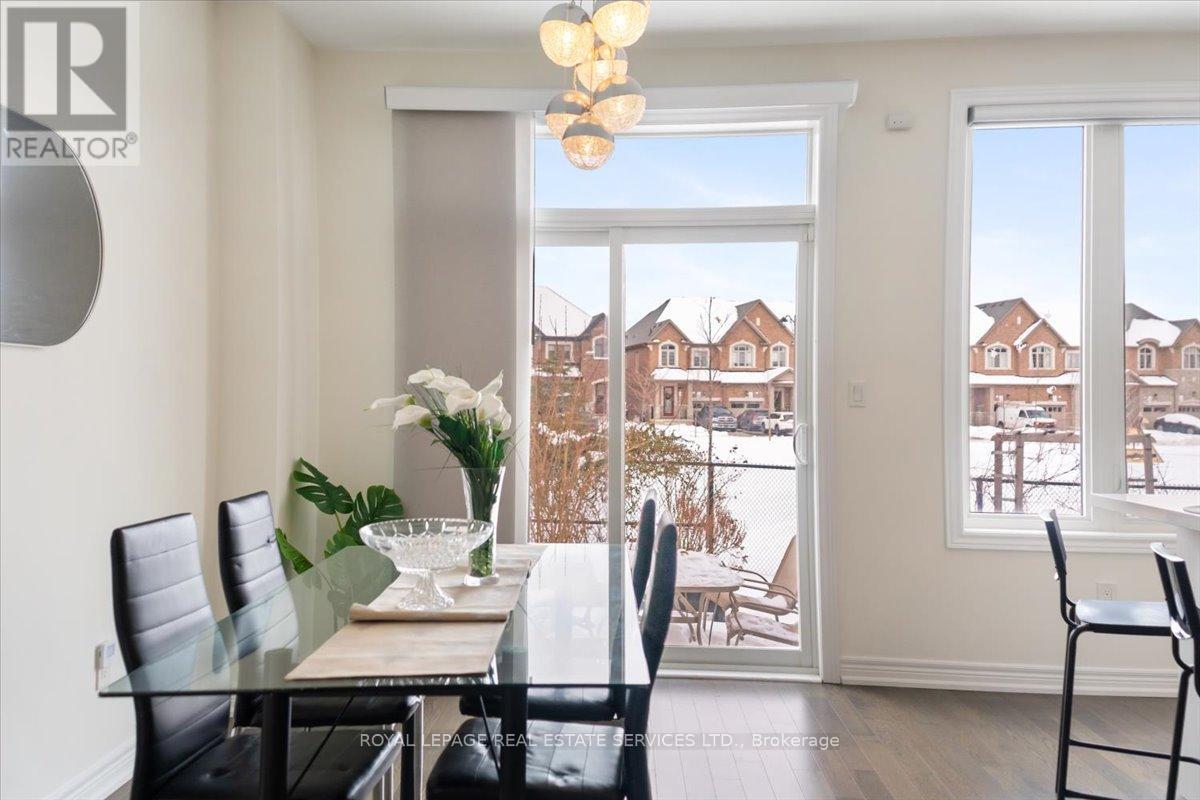 1365 Farmstead Drive, Milton, Ontario  L9E 1K4 - Photo 11 - W12711152