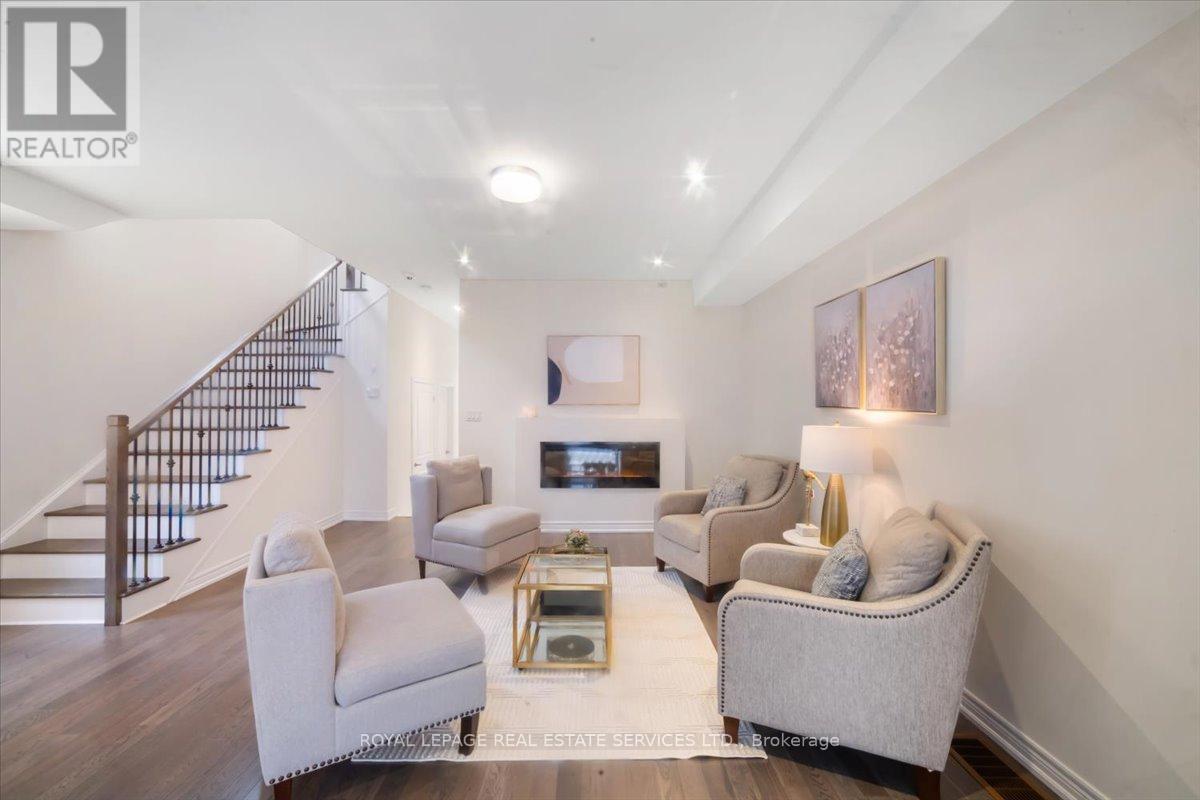 1365 Farmstead Drive, Milton, Ontario  L9E 1K4 - Photo 14 - W12711152