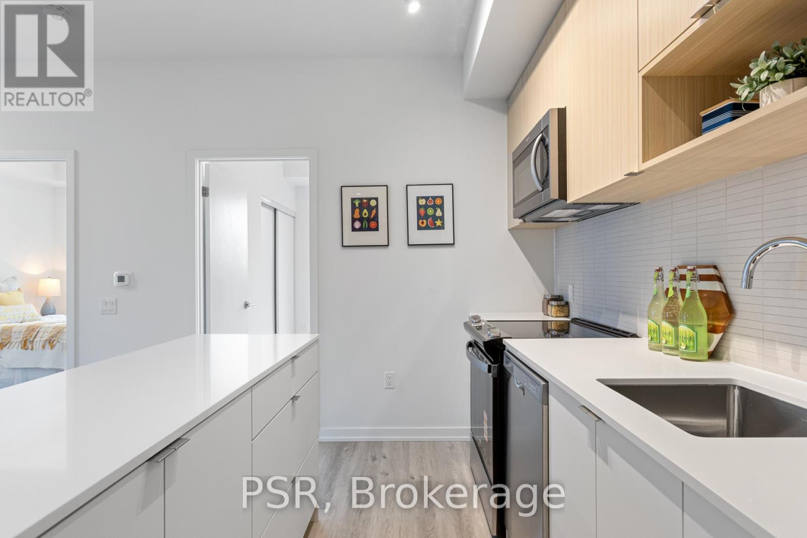 525 - 4365 Bloor Street W, Toronto (Markland Wood), Ontario  M9C 1R3 - Photo 7 - W12711176