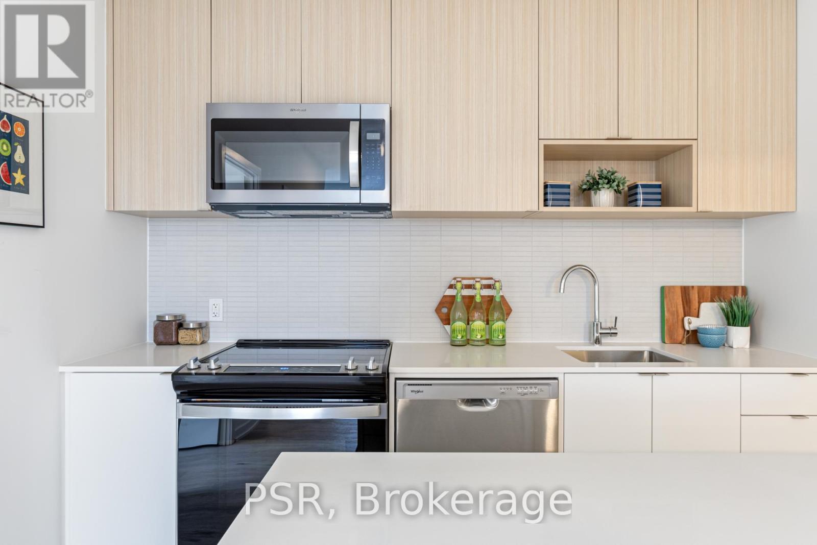 525 - 4365 Bloor Street W, Toronto (Markland Wood), Ontario  M9C 1R3 - Photo 8 - W12711176