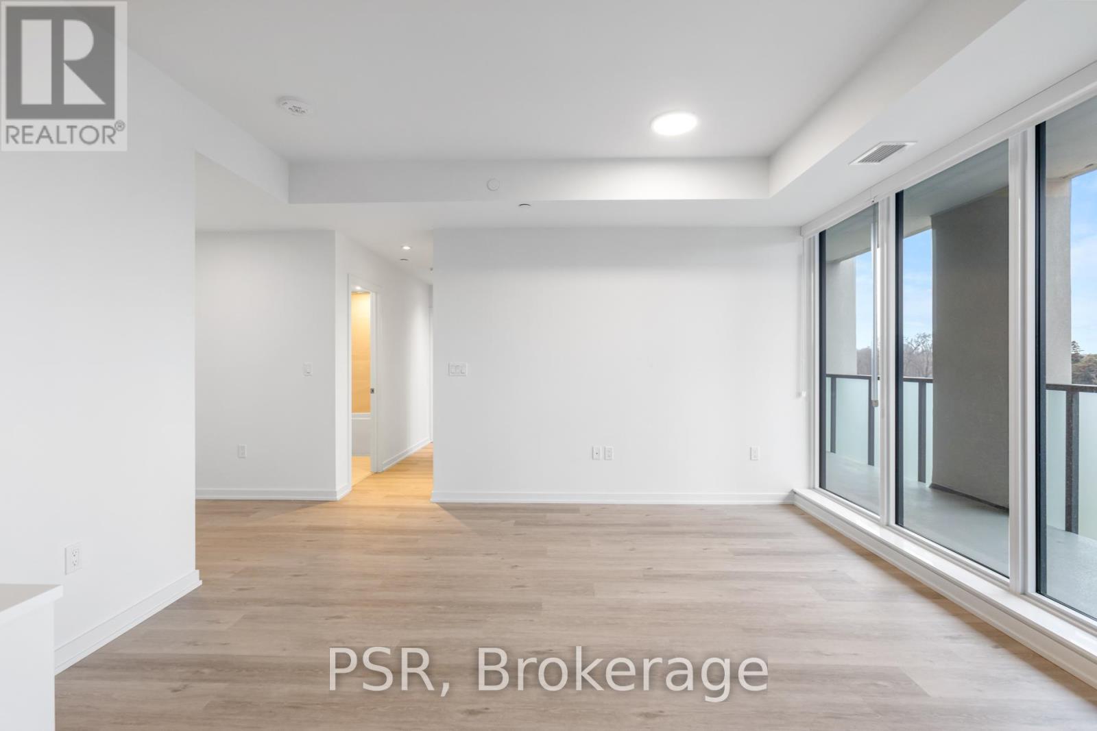 511 - 4365 Bloor Street W, Toronto, Ontario  M9C 1R3 - Photo 2 - W12711182