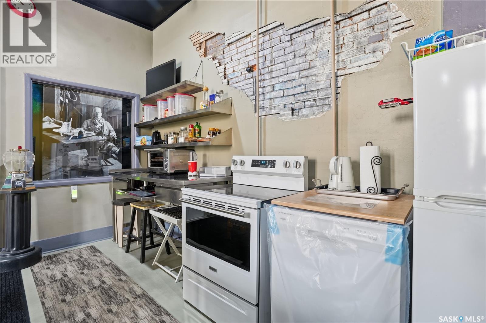 418 Main Street, Gravelbourg, Saskatchewan  S0H 1X0 - Photo 11 - SK026817