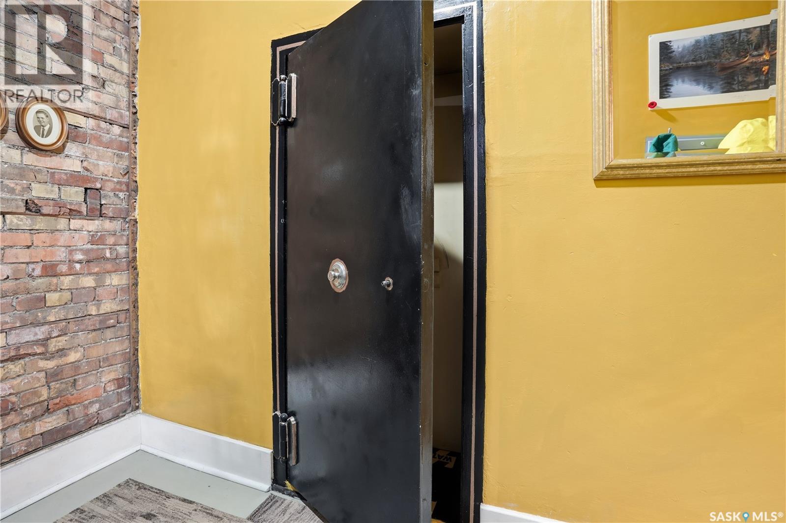 418 Main Street, Gravelbourg, Saskatchewan  S0H 1X0 - Photo 15 - SK026817