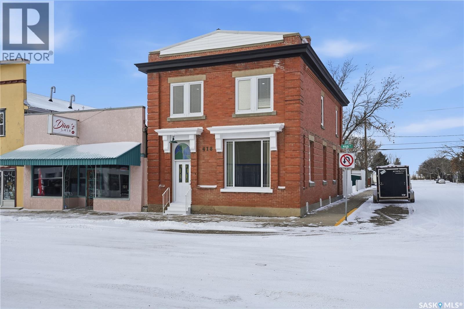 418 Main Street, Gravelbourg, Saskatchewan  S0H 1X0 - Photo 2 - SK026817