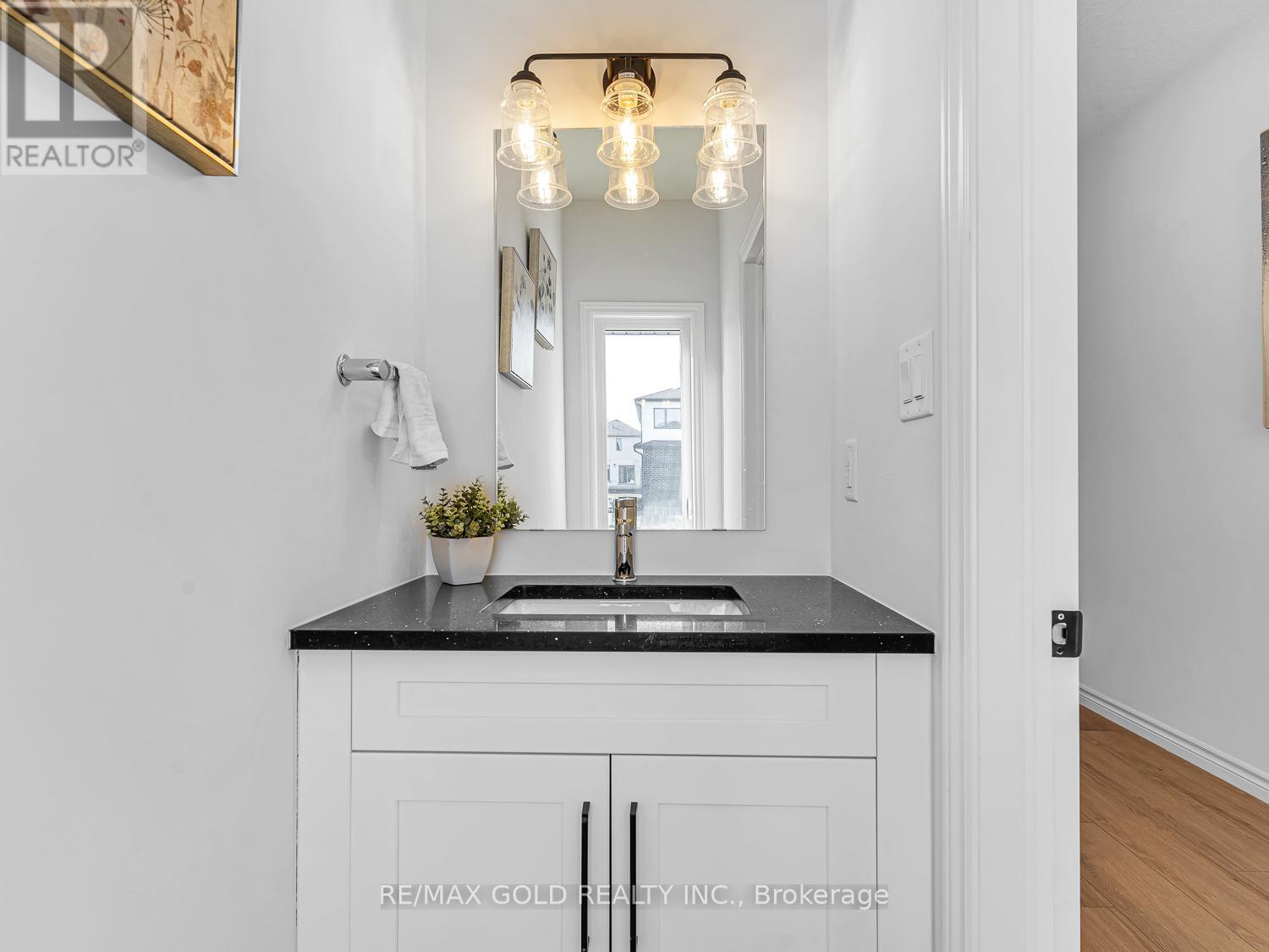 139 Byers Street, London South, Ontario  N6L 0E9 - Photo 3 - X12710998