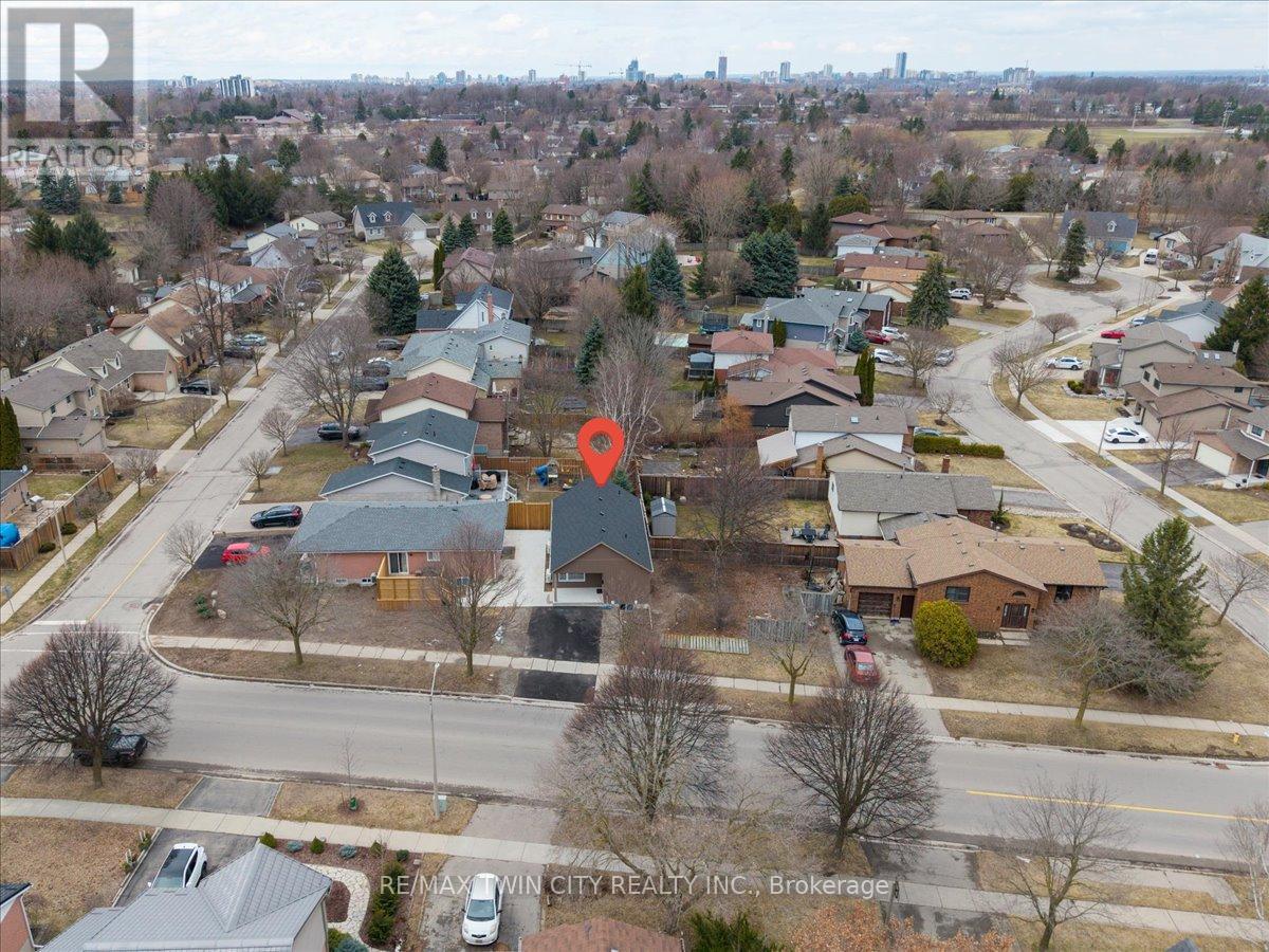 3 - 2 Pipers Green Court, Kitchener, Ontario  N2E 3C6 - Photo 36 - X12711092