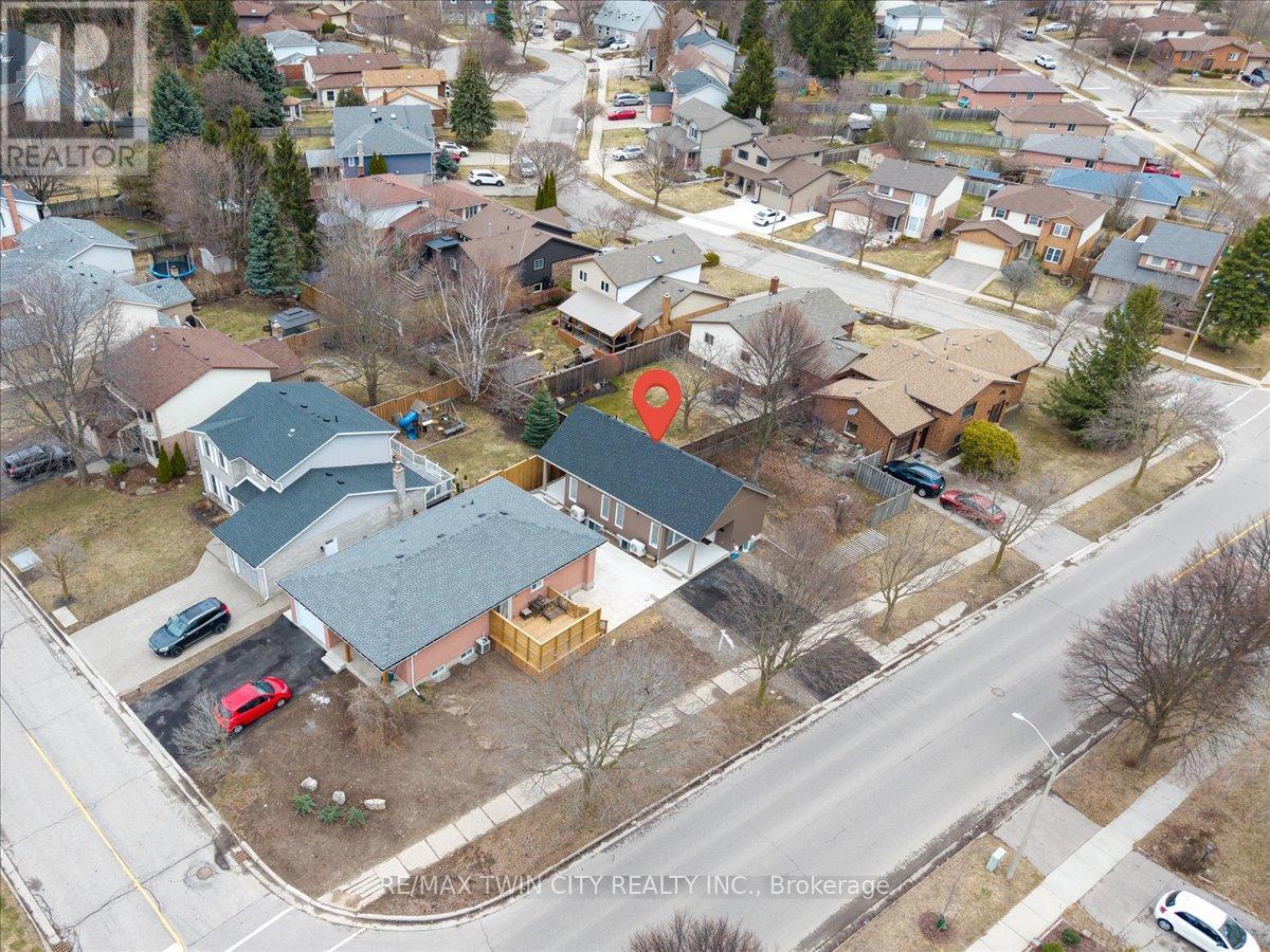 3 - 2 Pipers Green Court, Kitchener, Ontario  N2E 3C6 - Photo 38 - X12711092