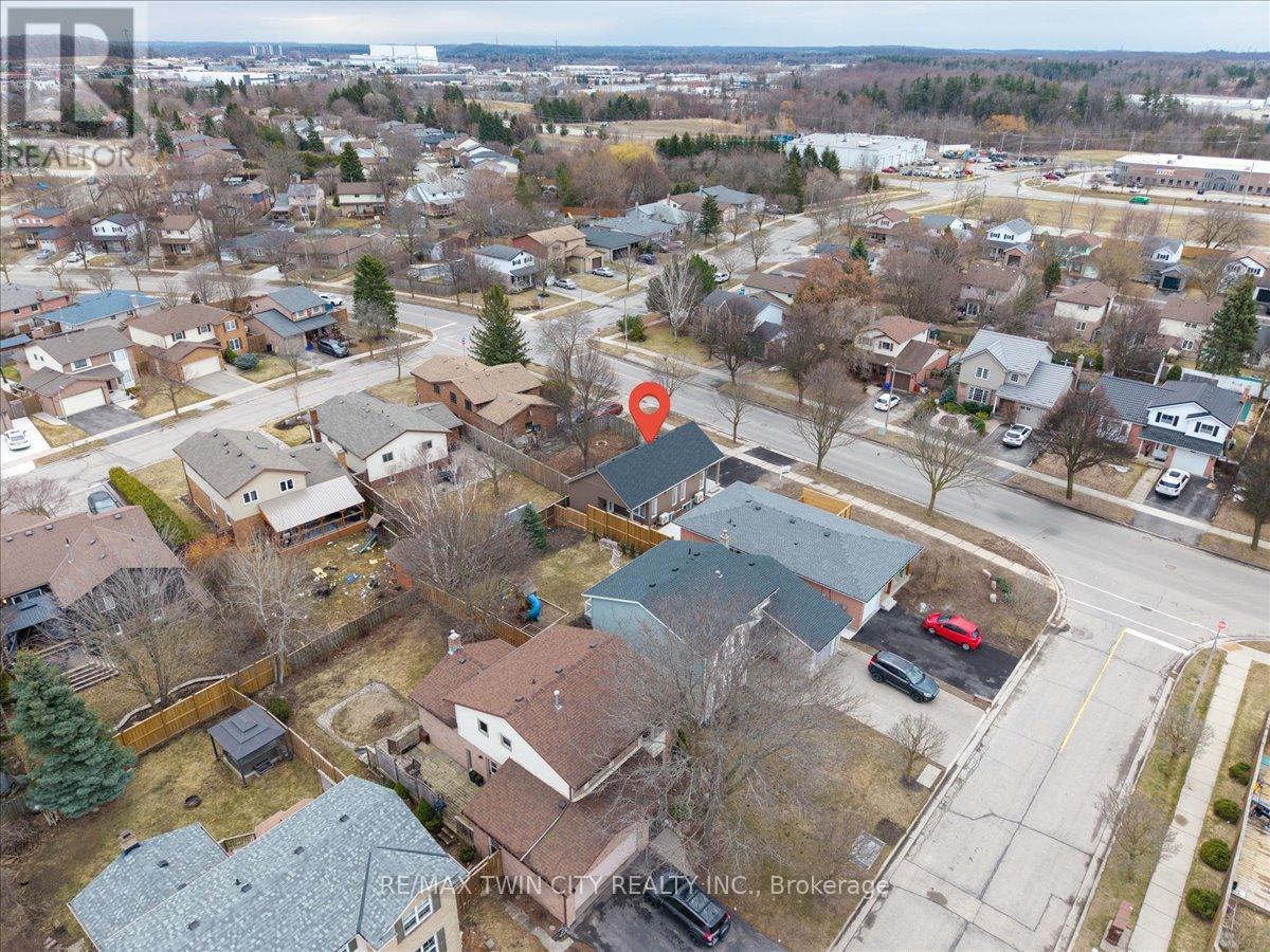 3 - 2 Pipers Green Court, Kitchener, Ontario  N2E 3C6 - Photo 40 - X12711092