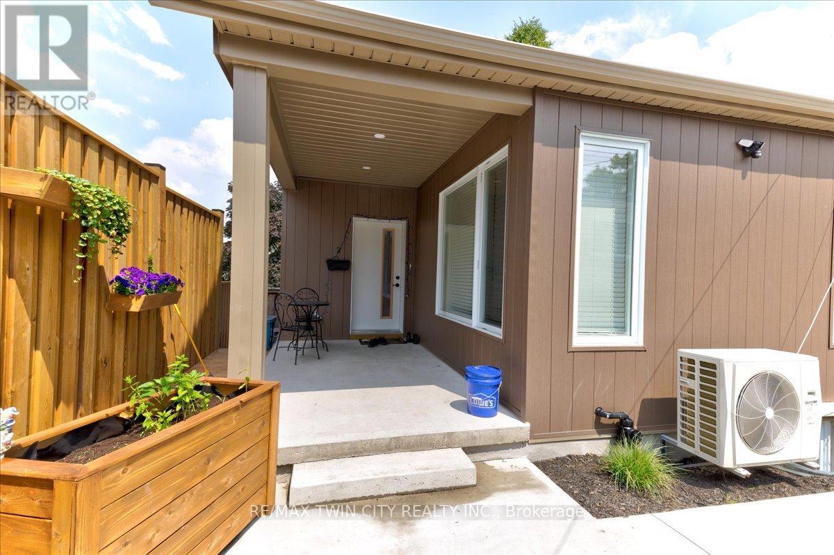 3 - 2 Pipers Green Court, Kitchener, Ontario  N2E 3C6 - Photo 44 - X12711092