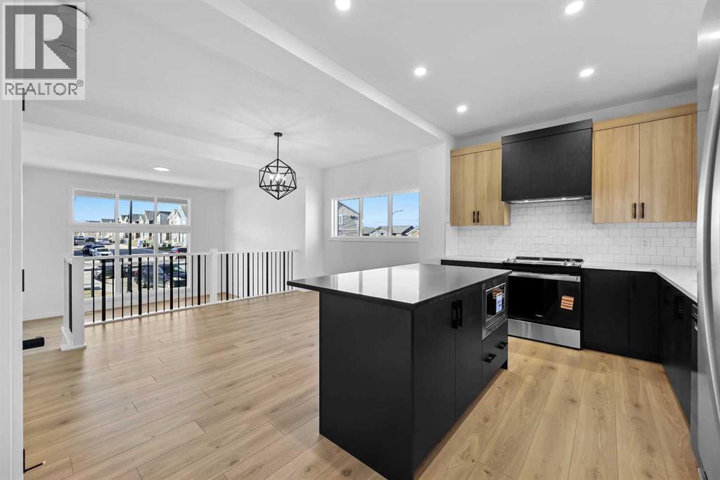 128 Mitchell Walk Nw, Calgary, Alberta  T3R 2G2 - Photo 4 - A2272479