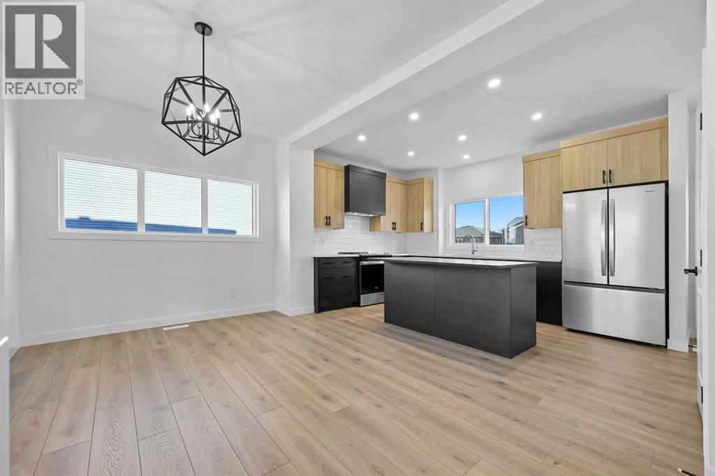 128 Mitchell Walk Nw, Calgary, Alberta  T3R 2G2 - Photo 5 - A2272479