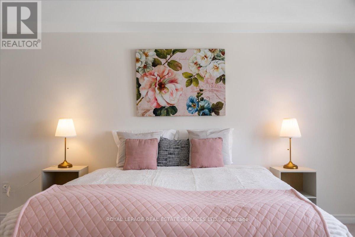 1365 Farmstead Drive, Milton, Ontario  L9E 1K4 - Photo 18 - W12711152