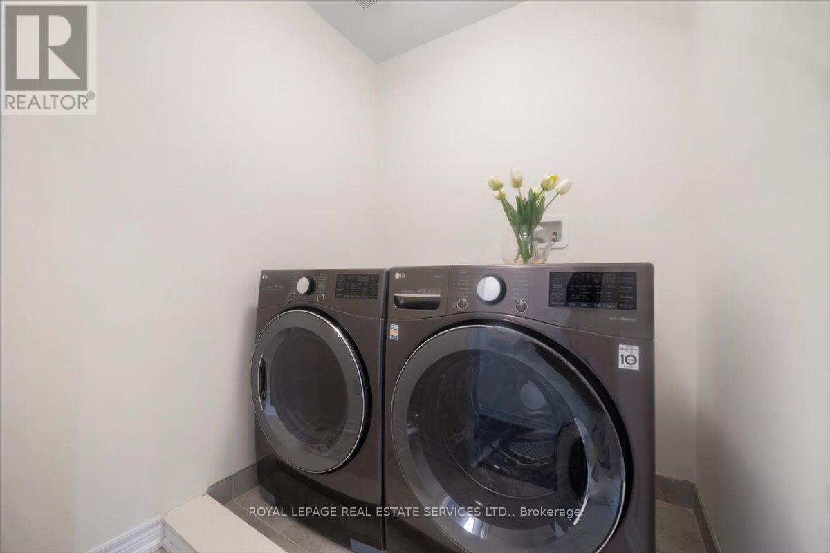 1365 Farmstead Drive, Milton, Ontario  L9E 1K4 - Photo 28 - W12711152