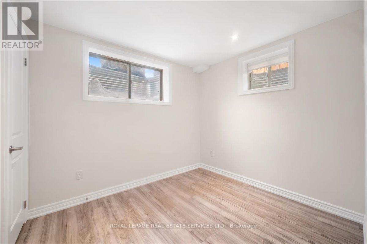 1365 Farmstead Drive, Milton, Ontario  L9E 1K4 - Photo 32 - W12711152