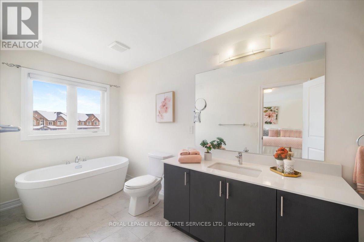 1365 Farmstead Drive, Milton, Ontario  L9E 1K4 - Photo 21 - W12711152