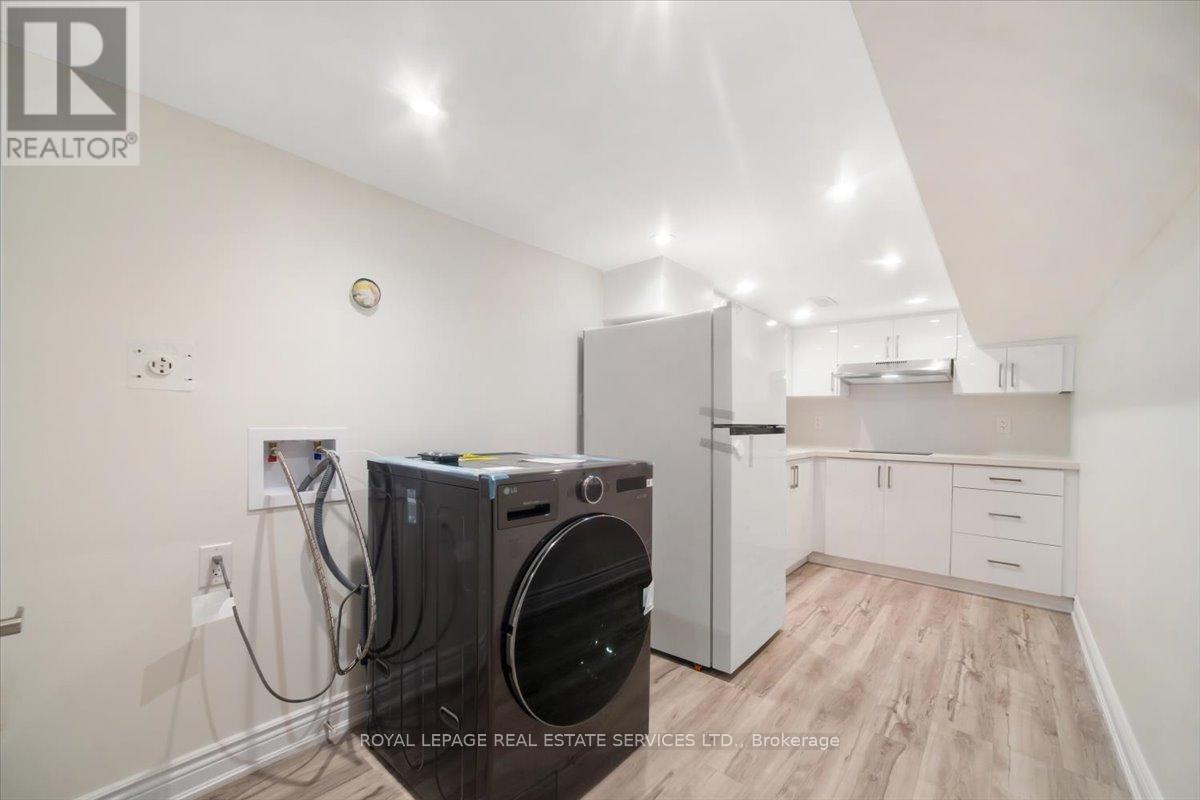 1365 Farmstead Drive, Milton, Ontario  L9E 1K4 - Photo 31 - W12711152