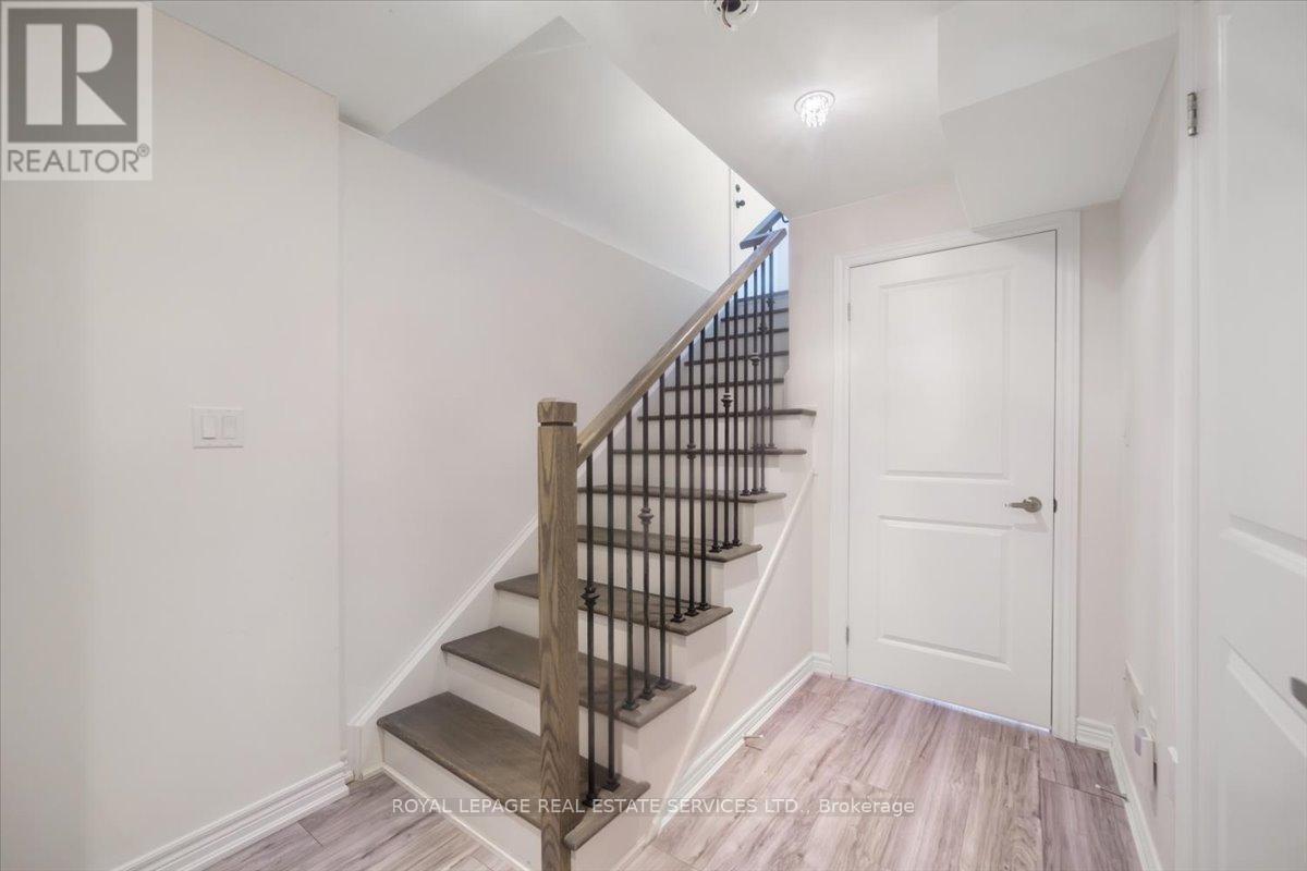 1365 Farmstead Drive, Milton, Ontario  L9E 1K4 - Photo 29 - W12711152