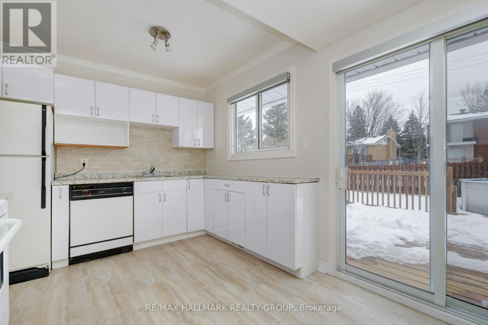 2223 Martha Avenue, Ottawa, Ontario  K1G 1K8 - Photo 12 - X12691608