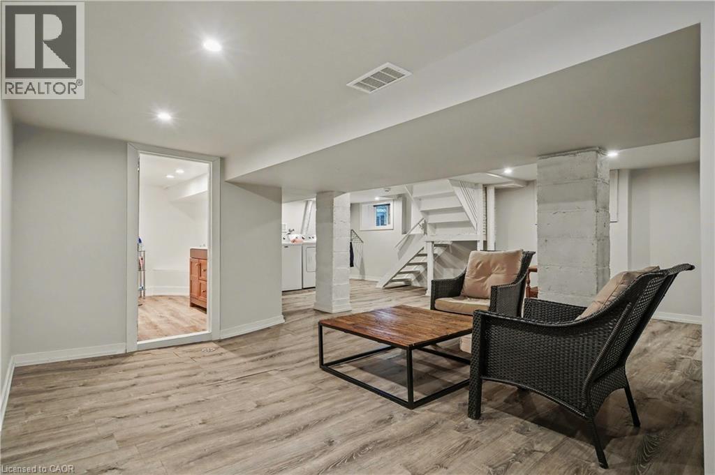 39 Haddon Avenue N, Hamilton, Ontario  L8S 4A2 - Photo 38 - 40796919