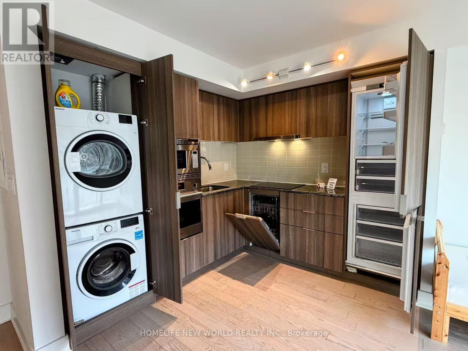 2011 - 955 Bay Street, Toronto, Ontario  M5S 2A2 - Photo 5 - C12711088