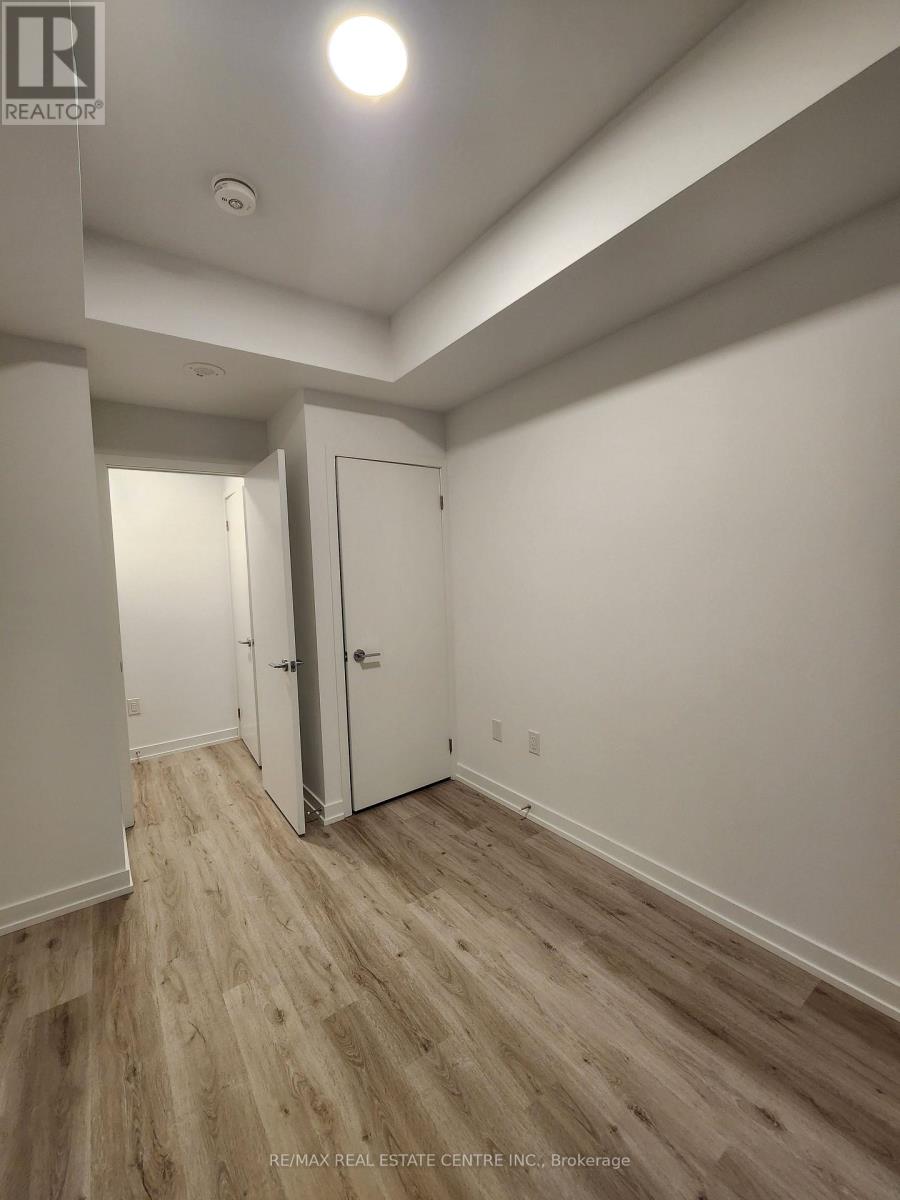 1305 - 395 Square One Drive, Mississauga, Ontario  L5B 0P6 - Photo 26 - W12707902