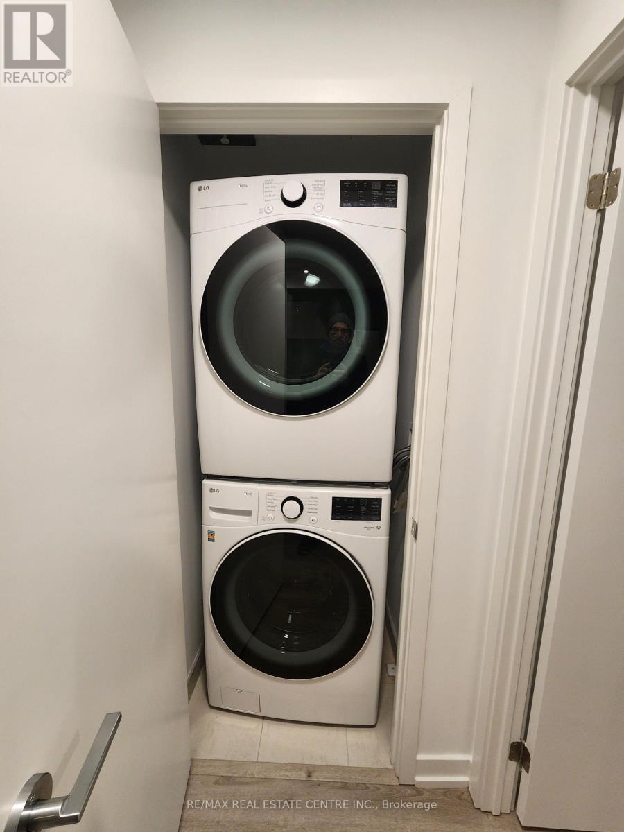 1305 - 395 Square One Drive, Mississauga, Ontario  L5B 0P6 - Photo 27 - W12707902