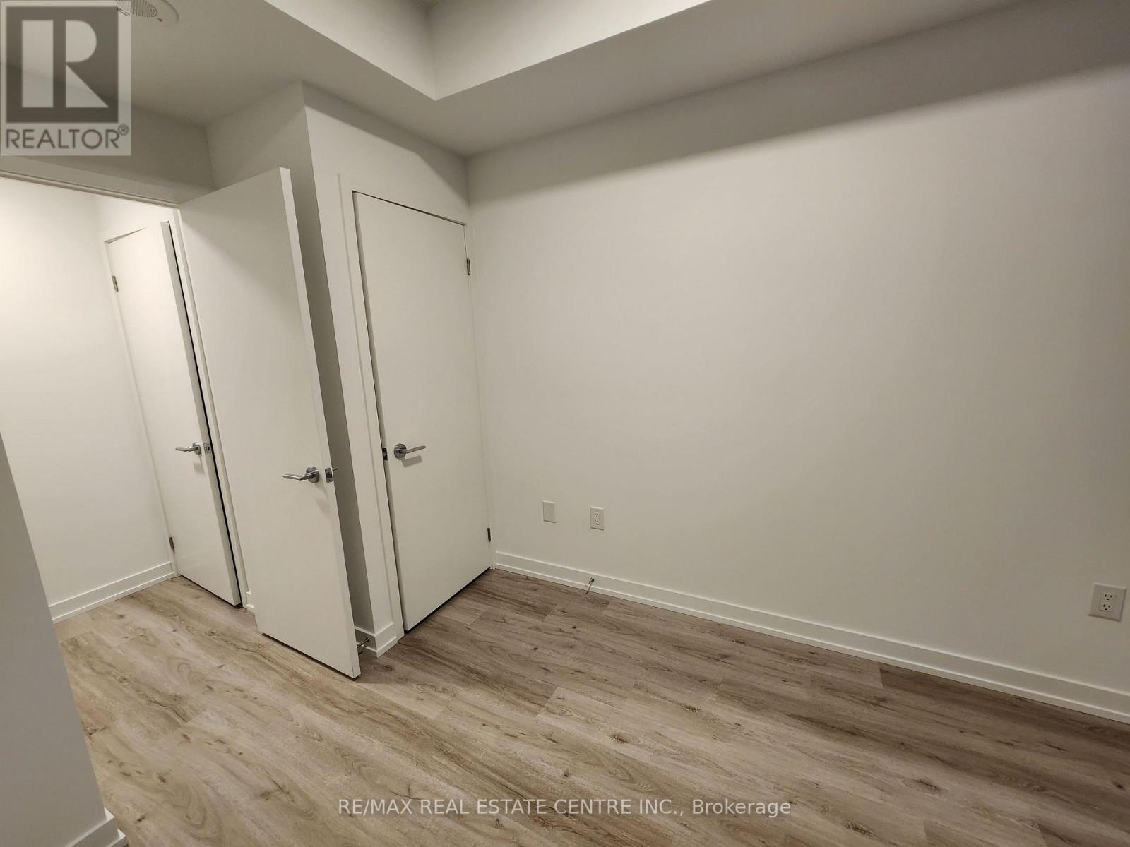 1305 - 395 Square One Drive, Mississauga, Ontario  L5B 0P6 - Photo 24 - W12707902