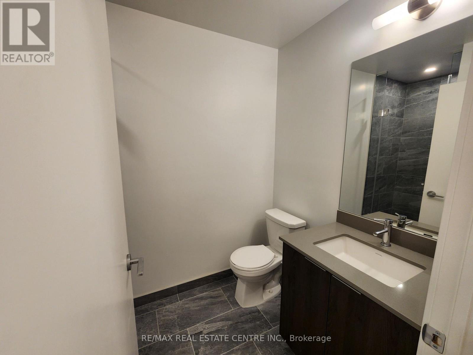 1305 - 395 Square One Drive, Mississauga, Ontario  L5B 0P6 - Photo 14 - W12707902