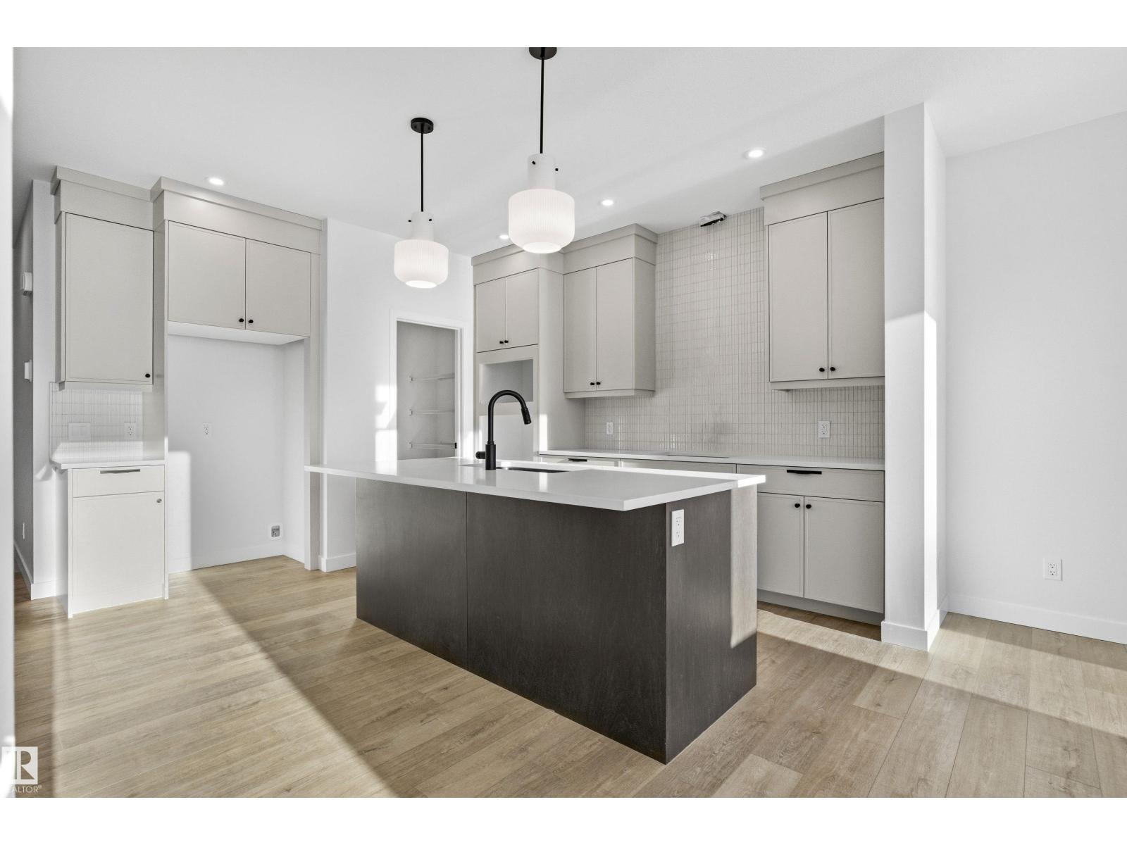 2126 MUCKLEPLUM CR SW, edmonton, Alberta