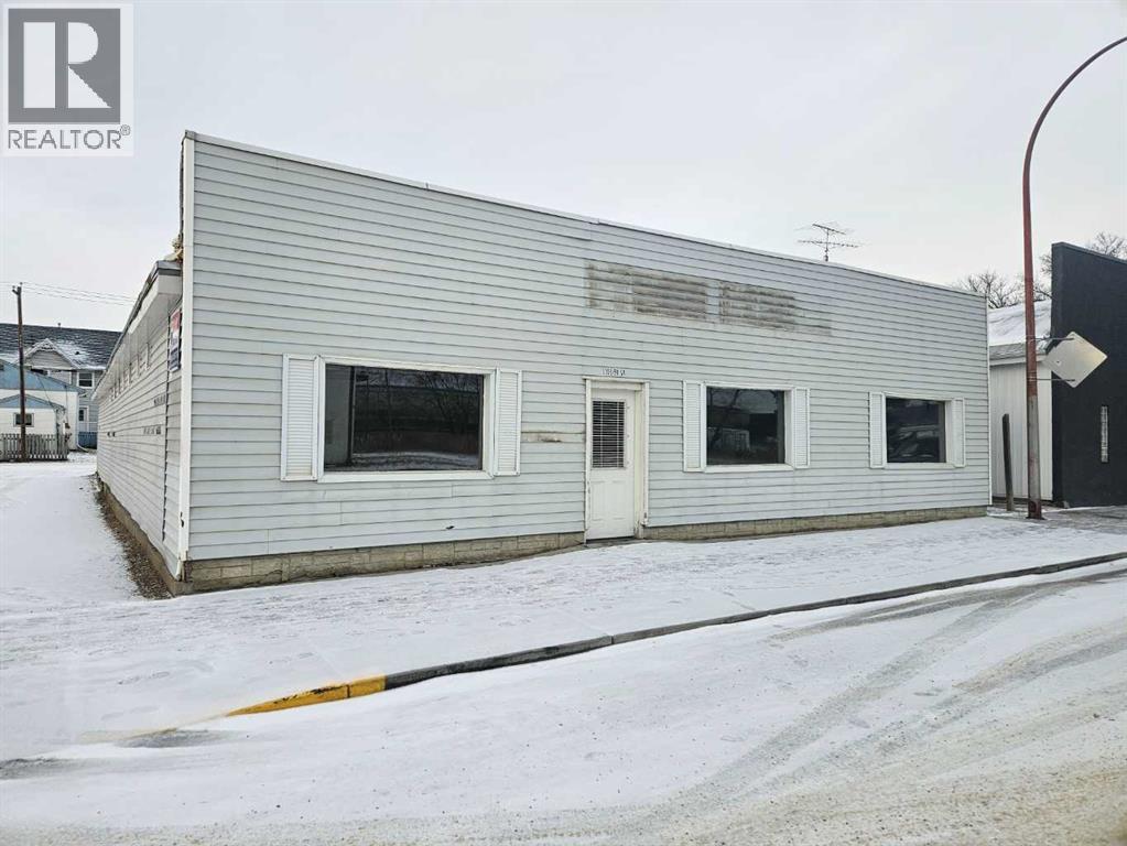 5306 50 Street, Ponoka, Alberta  T4J 1H4 - Photo 1 - A2274262