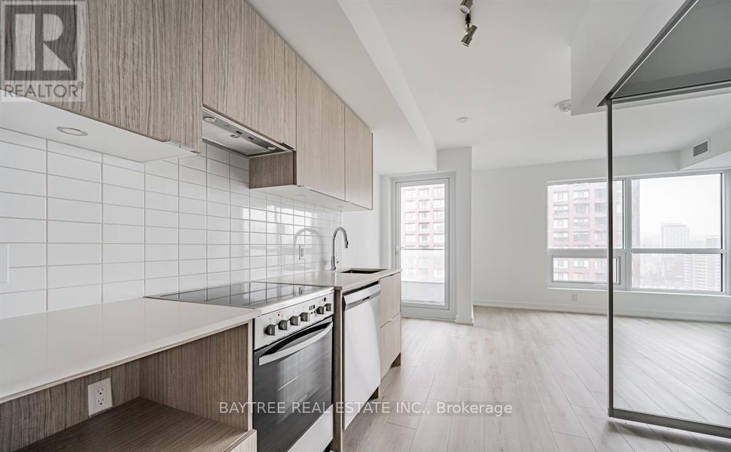 1512 - 395 Bloor Street E, Toronto, Ontario  M4W 0B4 - Photo 1 - C12711252