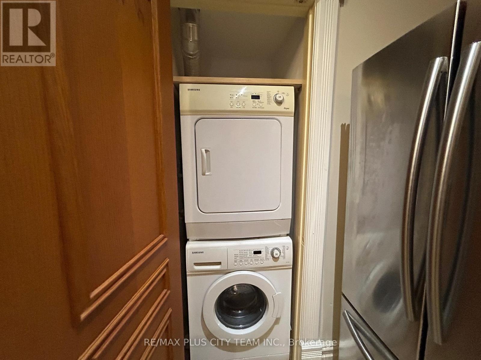 Main - 52 Churchill Avenue, Toronto, Ontario  M6J 2B4 - Photo 12 - C12711262