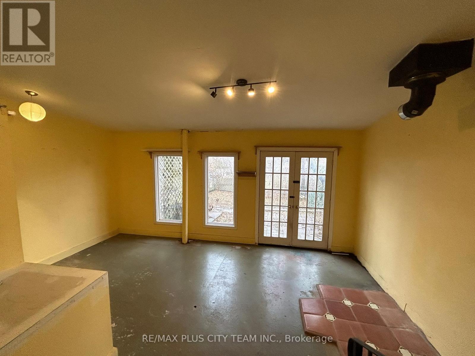 Main - 52 Churchill Avenue, Toronto, Ontario  M6J 2B4 - Photo 17 - C12711262