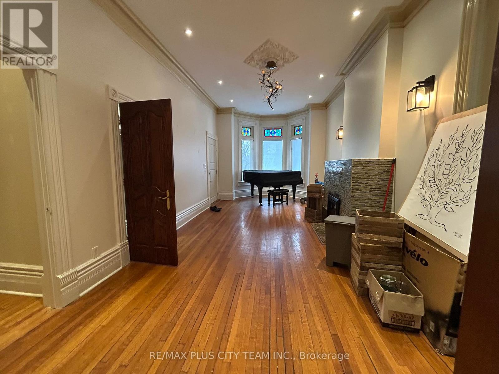 Main - 52 Churchill Avenue, Toronto, Ontario  M6J 2B4 - Photo 2 - C12711262