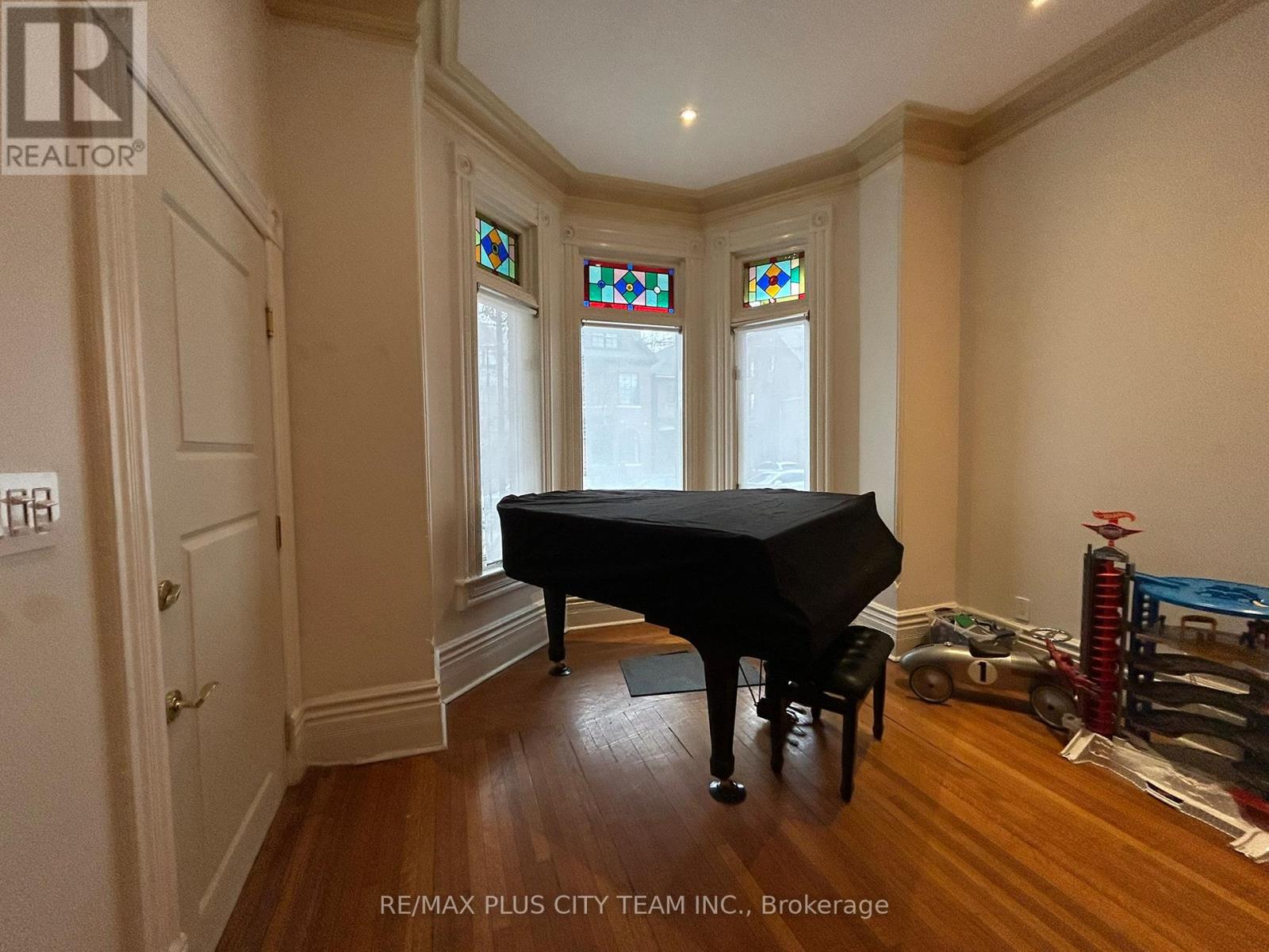 Main - 52 Churchill Avenue, Toronto, Ontario  M6J 2B4 - Photo 3 - C12711262