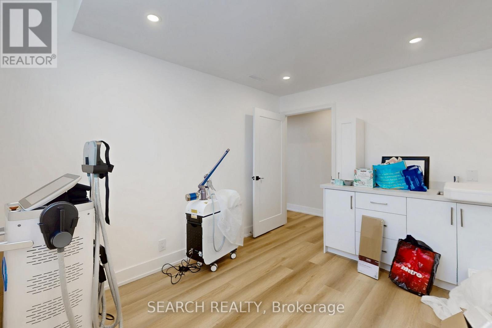 42 Village Centre, Mississauga, Ontario L4Z 1V9 - Photo 18 - W12588440