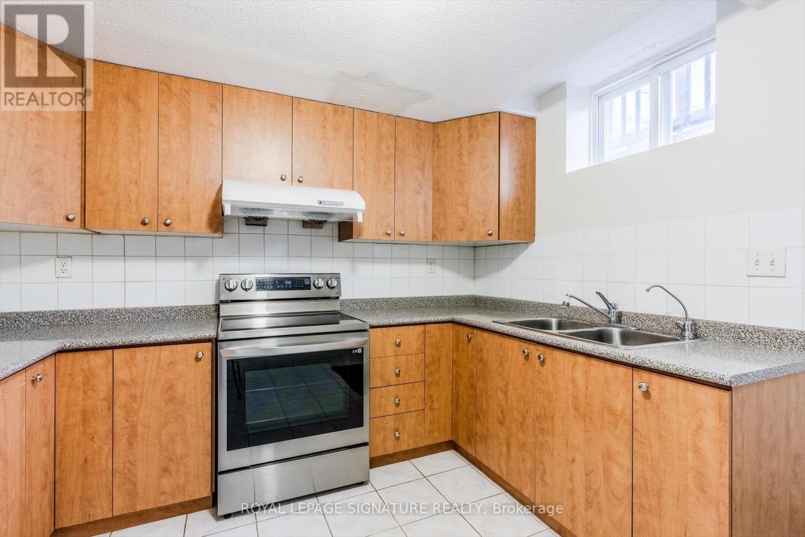 807 Father D'souza Drive, Mississauga, Ontario  L5V 2X5 - Photo 14 - W12711034