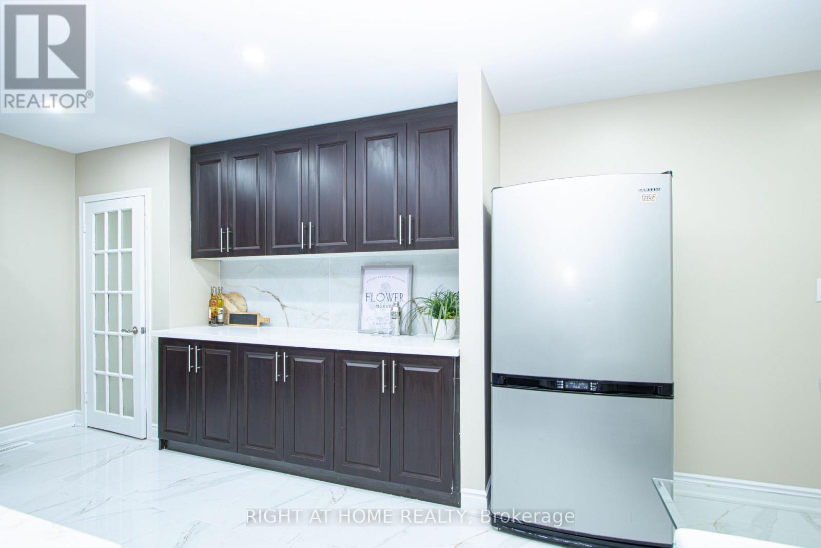 26 Wychwood Parkway, London North, Ontario  N6G 1R5 - Photo 13 - X12710968