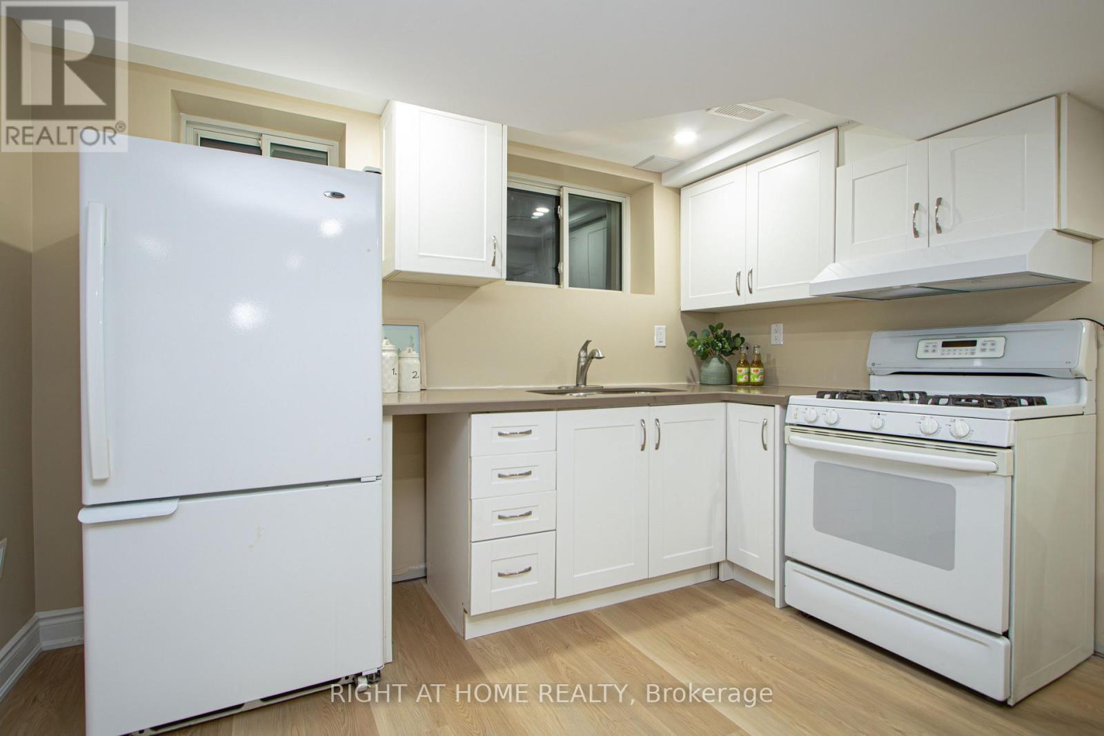 26 Wychwood Parkway, London North, Ontario  N6G 1R5 - Photo 32 - X12710968